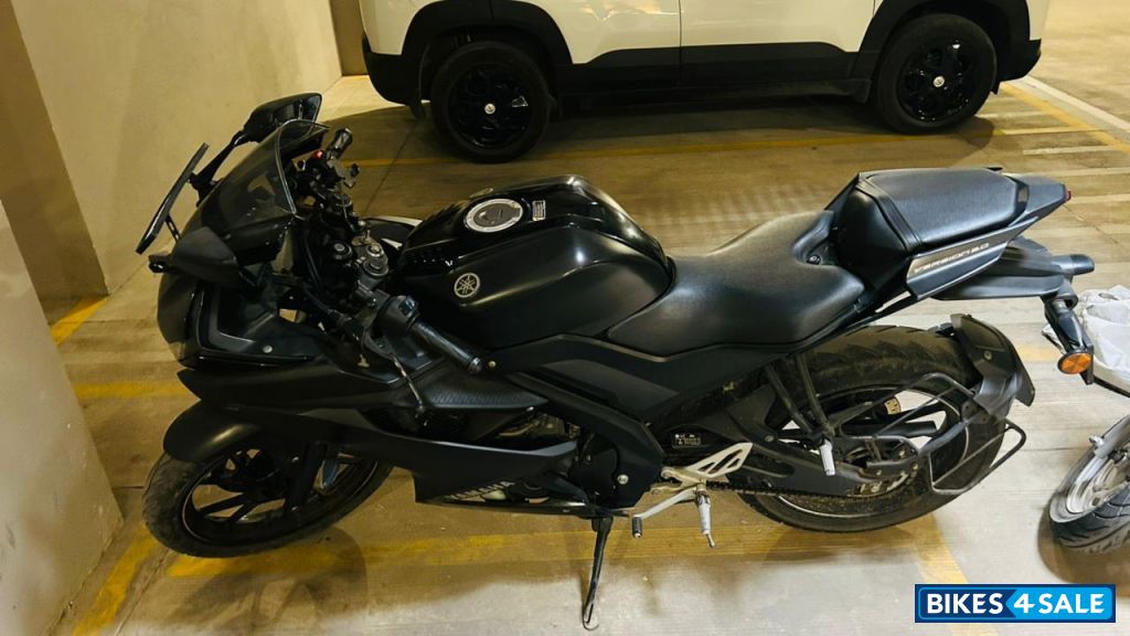 Black Yamaha YZF R15 V3 Black Yamaha YZF R15 V3
