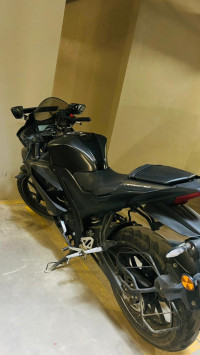 Black Yamaha YZF R15 V3
