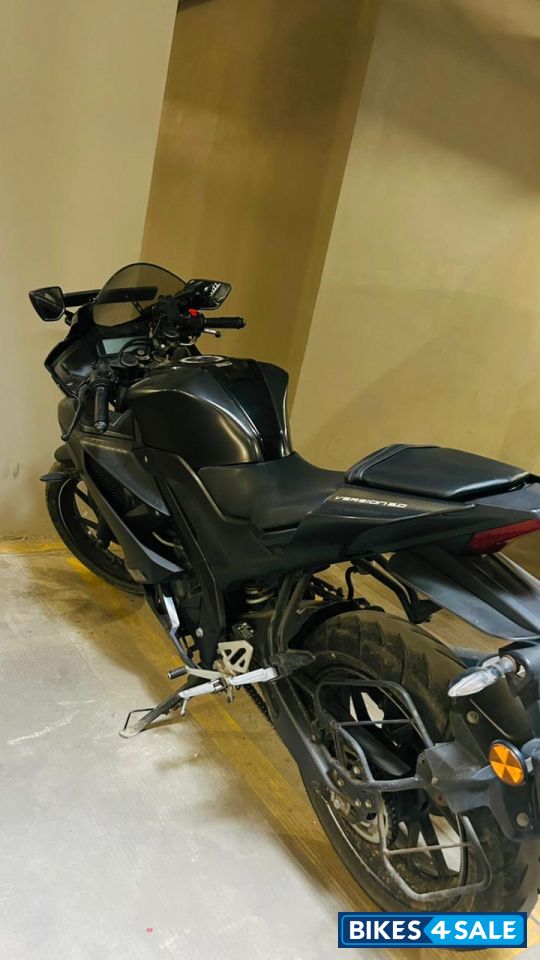 Black Yamaha YZF R15 V3 Black Yamaha YZF R15 V3