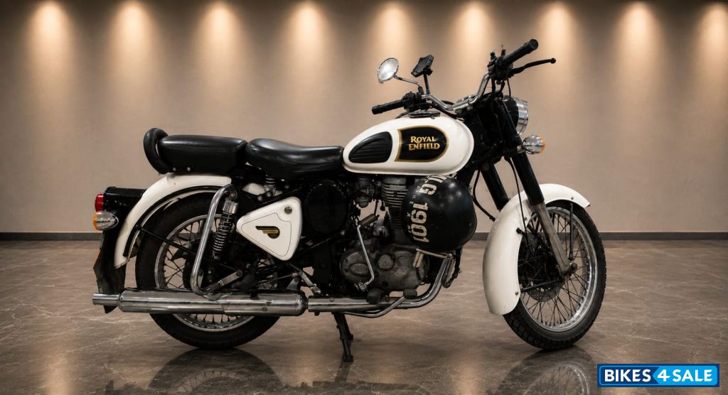 White Royal Enfield Bullet Standard 350 White Royal Enfield Bullet Standard 350