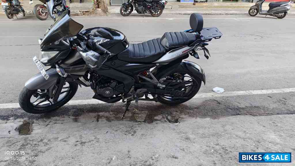 Bajaj Pulsar 200 NS ABS