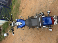 Blue Bajaj Avenger 220 DTS-i