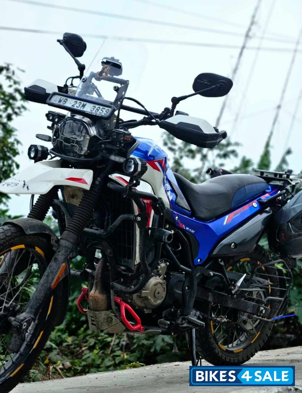 Blue White Hero XPulse 210 Blue White Hero XPulse 210