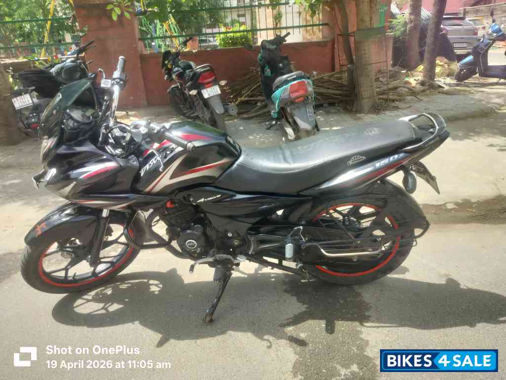 Bajaj Discover 150 F Bajaj Discover 150 F