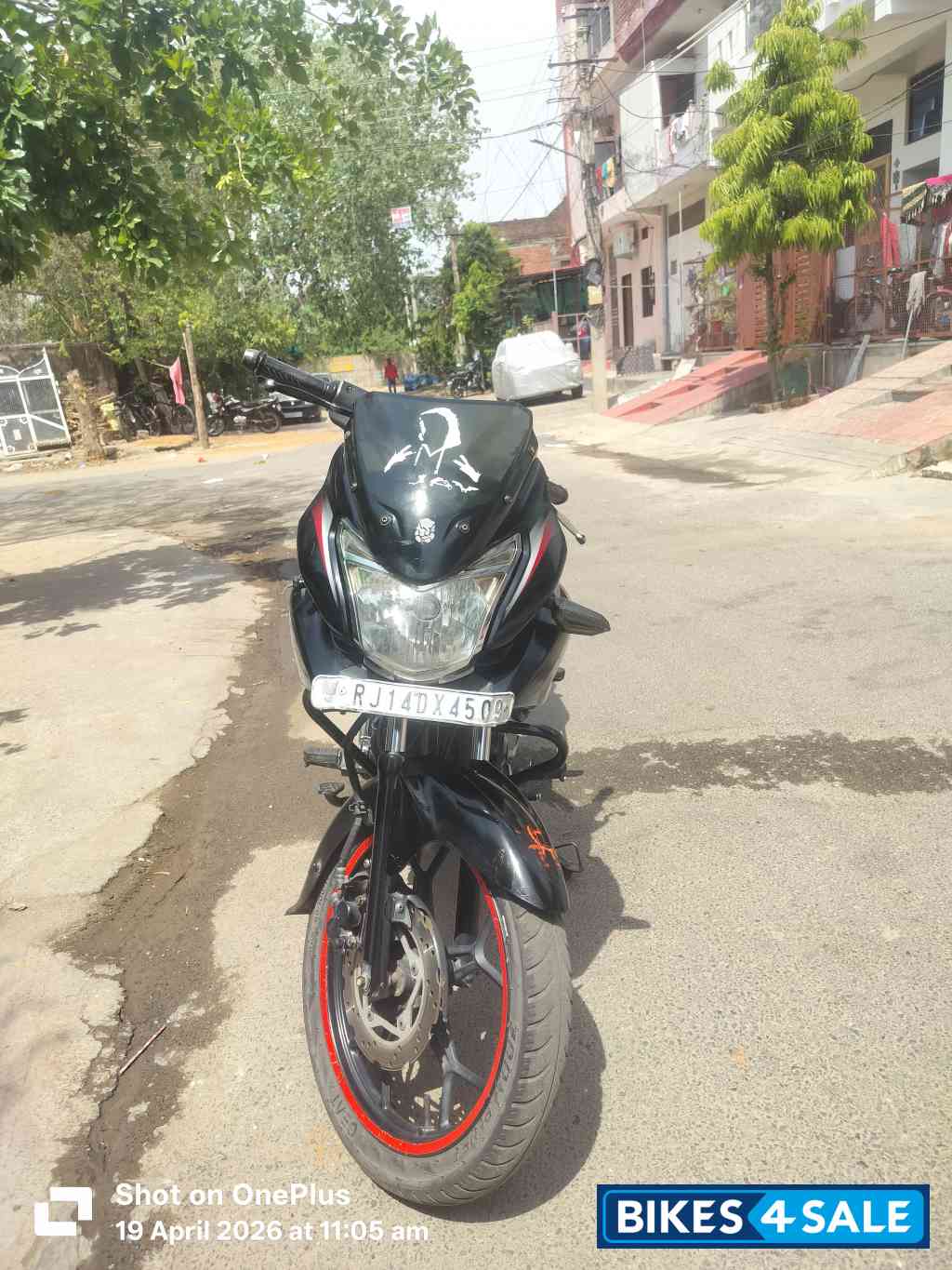 Bajaj Discover 150 F Bajaj Discover 150 F