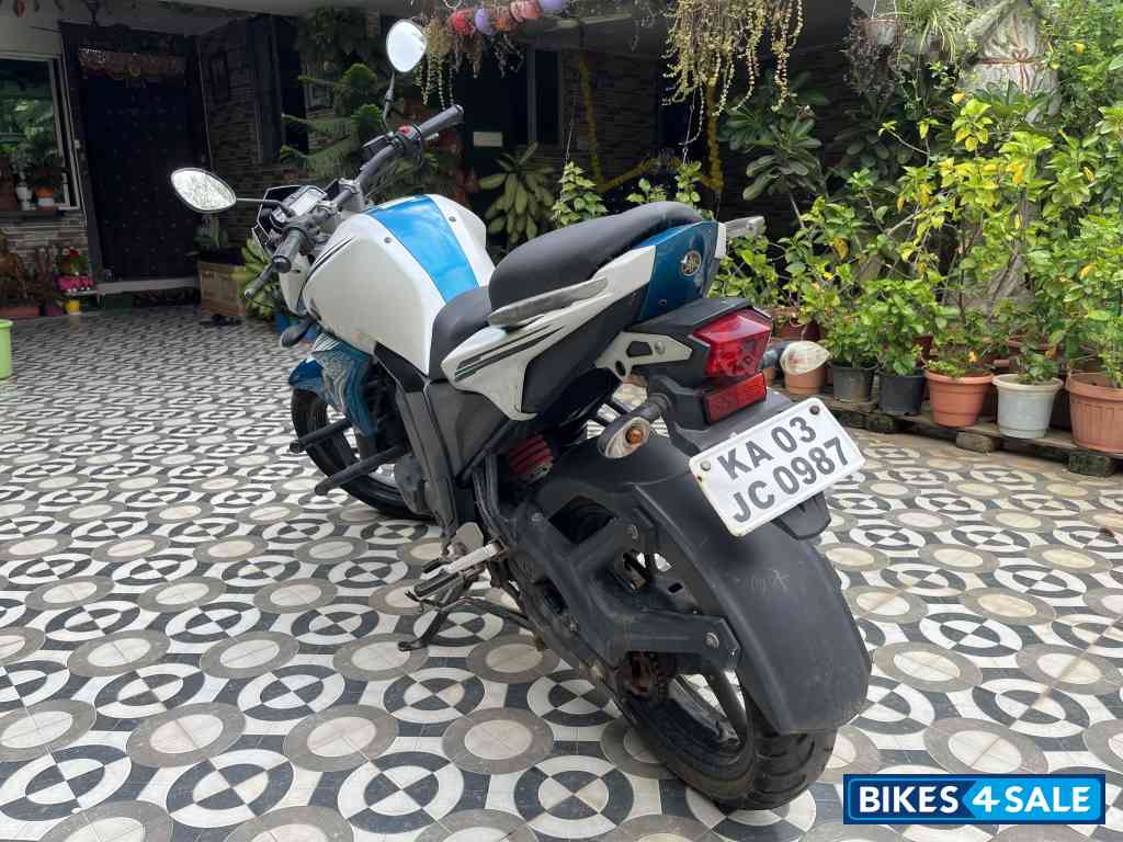 Yamaha FZ-S FI V2