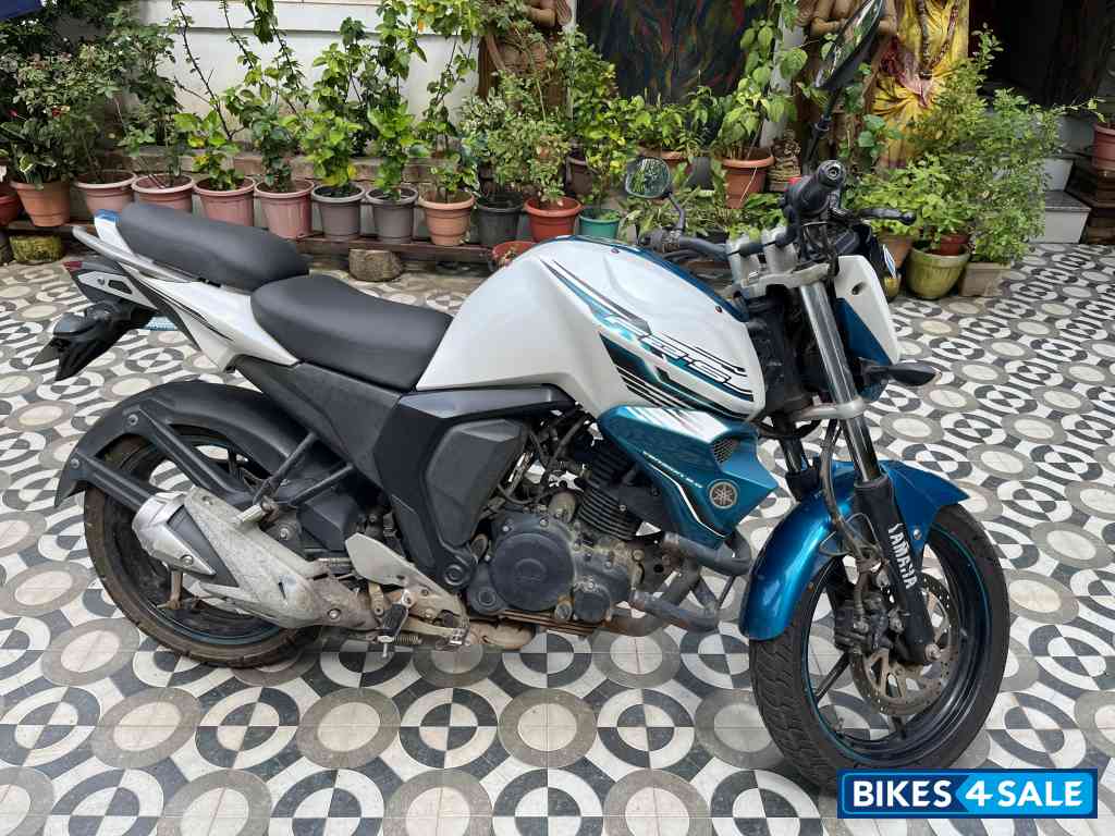 Yamaha FZ-S FI V2