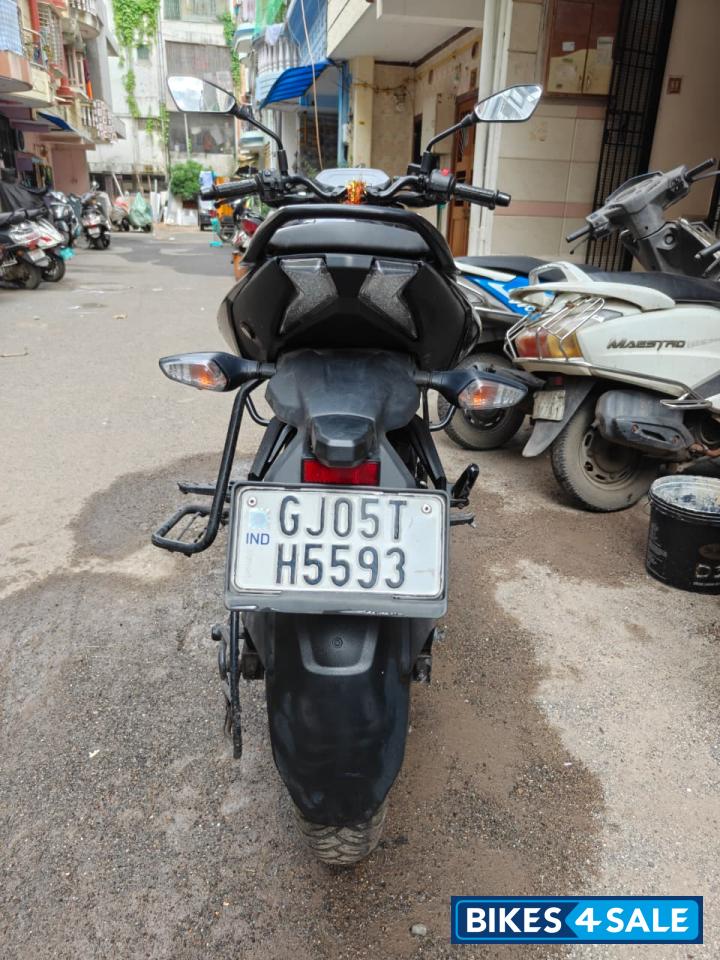 Black Bajaj Pulsar N150