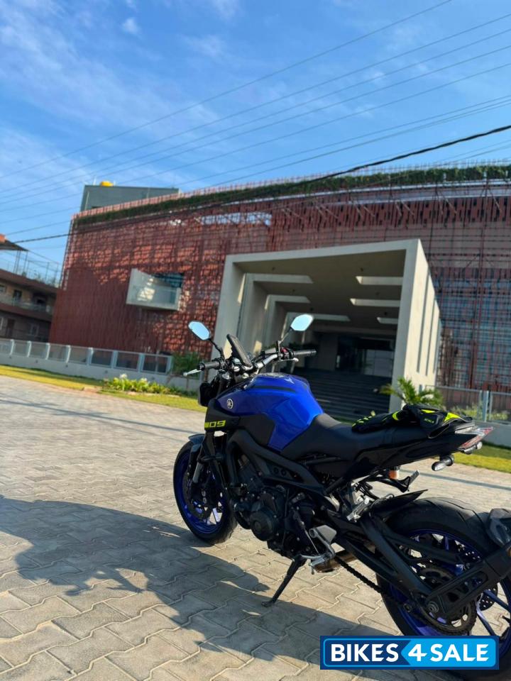 Yamaha MT-09 Yamaha MT-09