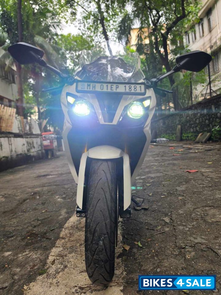 White BMW G 310 RR