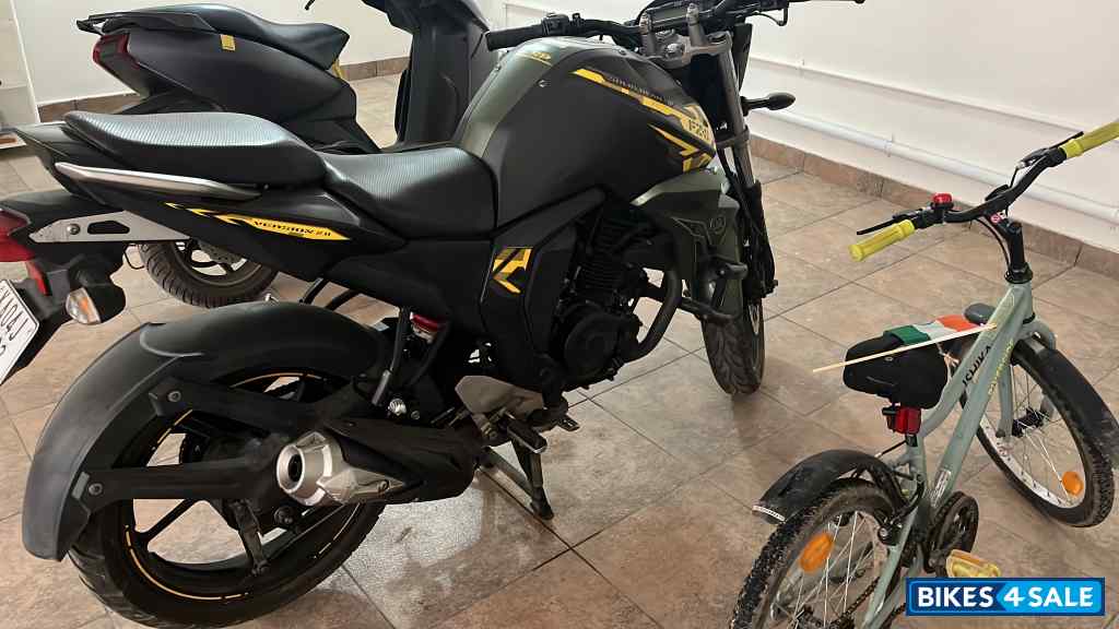 Matte Green Yamaha FZ-S FI V2 Matte Green Yamaha FZ-S FI V2