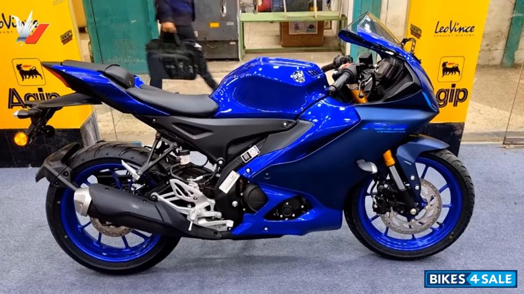 Yamaha R15 V4