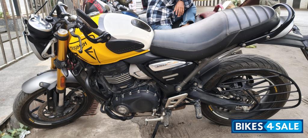 Racing Yellow Triumph Speed 400 2025 Racing Yellow Triumph Speed 400 2025