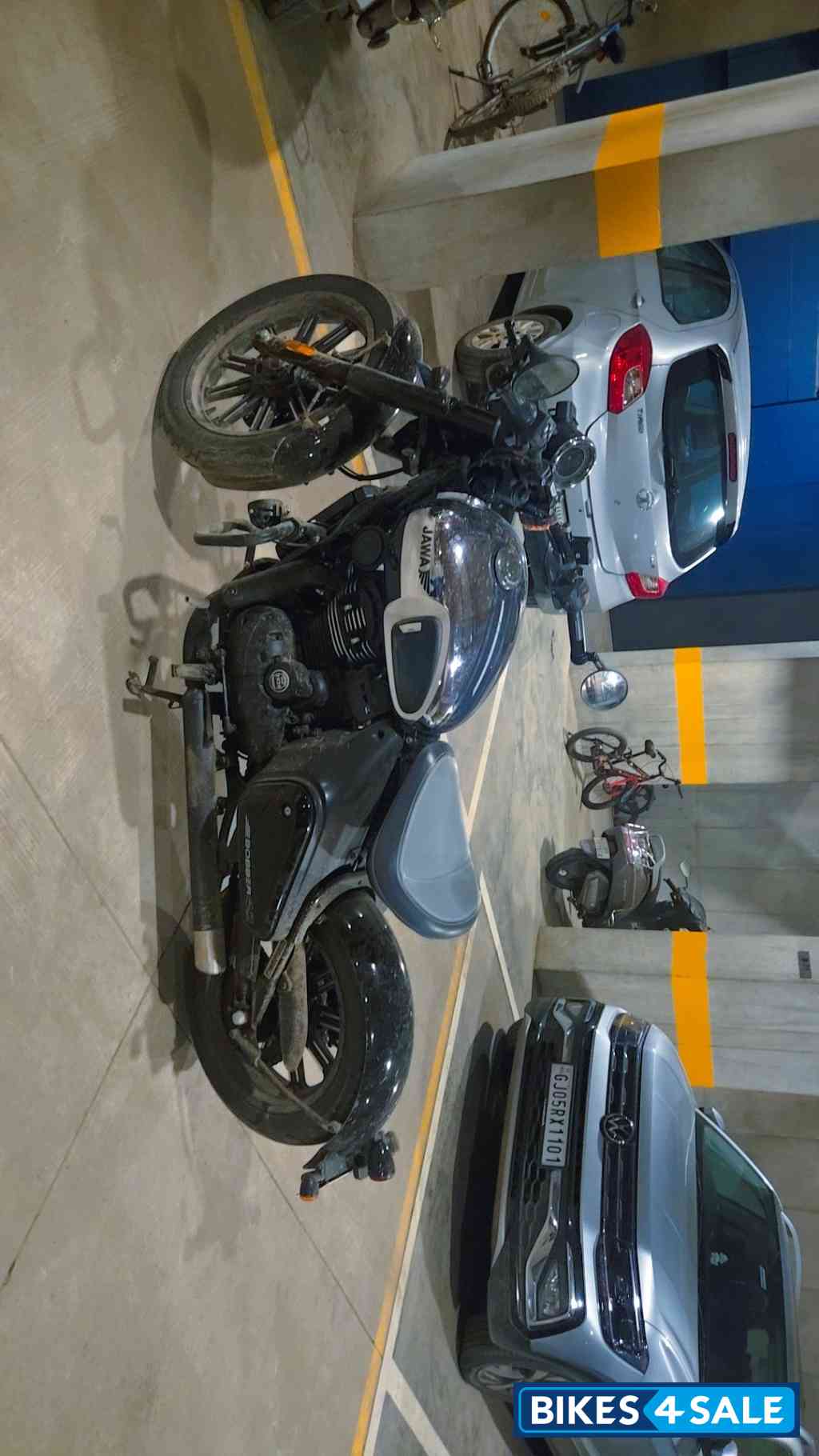 Jawa 42 Bobber Black Mirror Jawa 42 Bobber Black Mirror