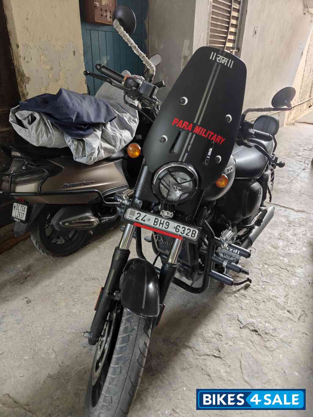 Dark Grey Yezdi Roadster Dark Dark Grey Yezdi Roadster Dark