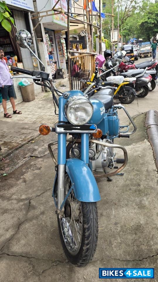 Squadron Blue Royal Enfield Classic 500 Squadron Blue Royal Enfield Classic 500