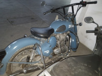 Squadron Blue Royal Enfield Classic 500