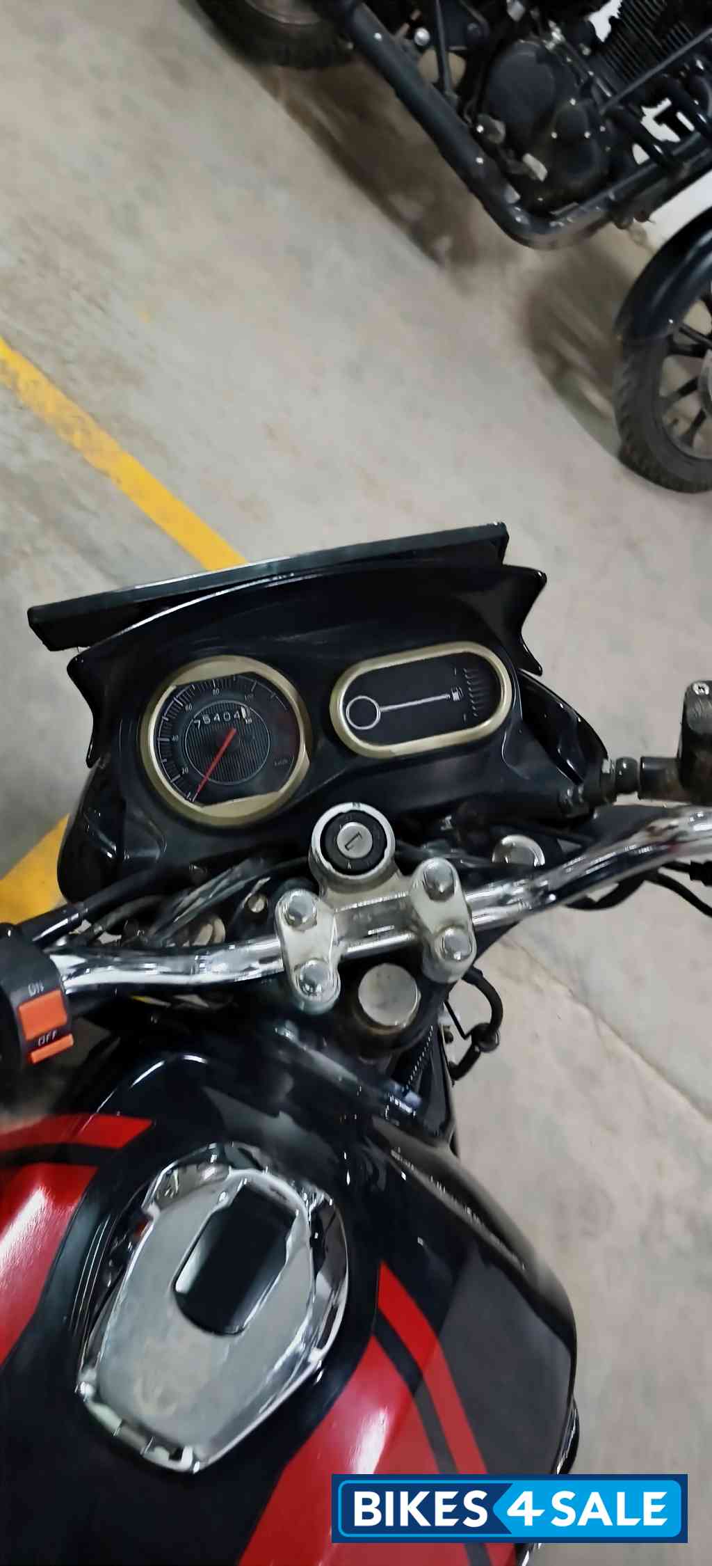 Black Bajaj V15 Black Bajaj V15