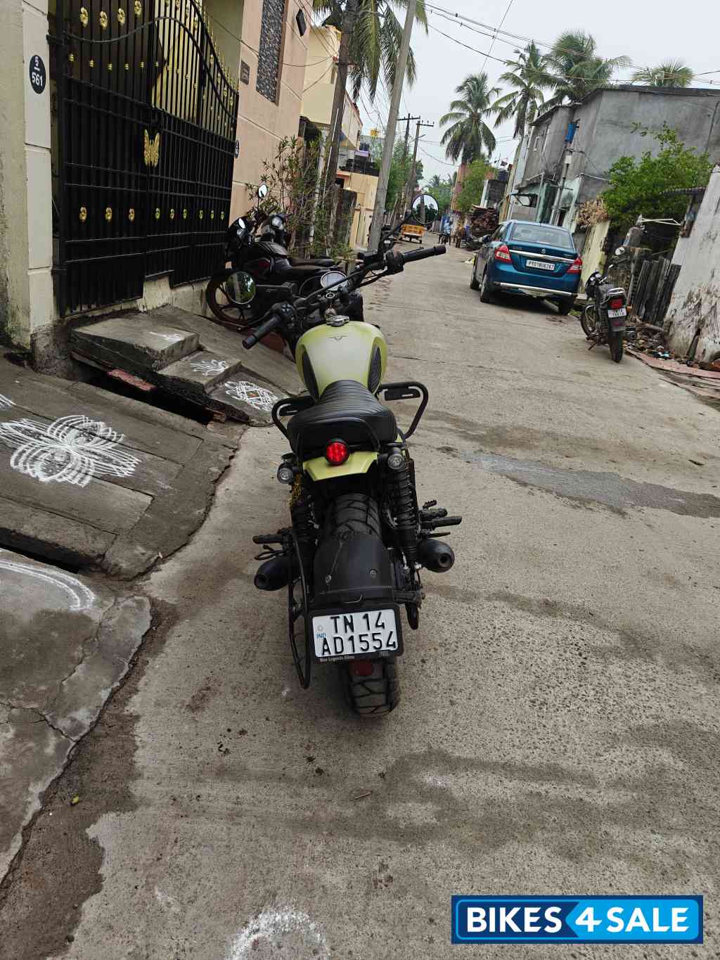 Yezdi Scrambler Single Tone