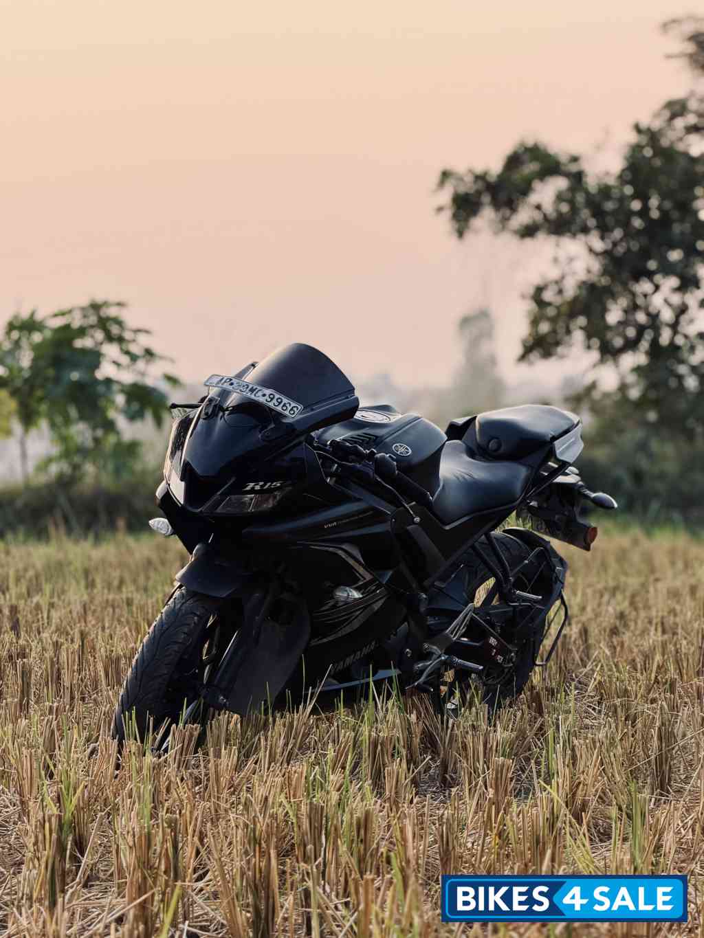 Black Yamaha YZF R15 V3