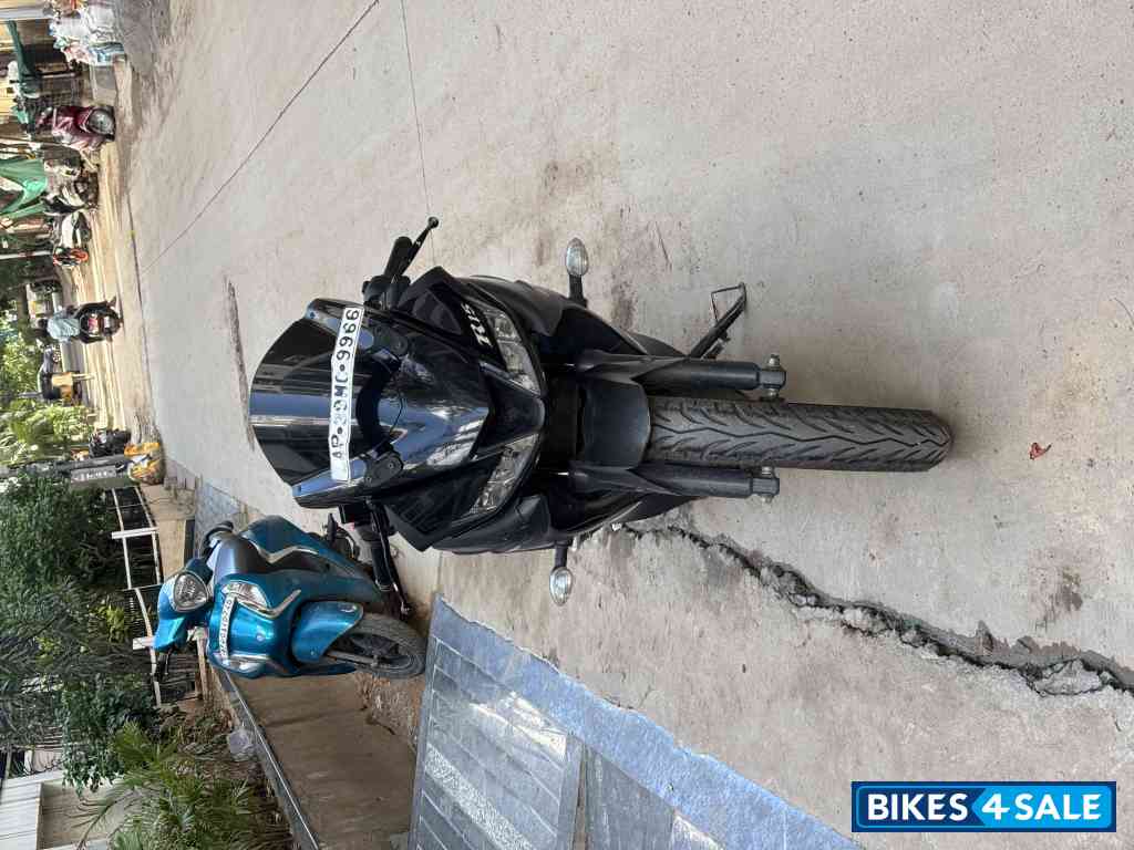 Black Yamaha YZF R15 V3 Black Yamaha YZF R15 V3