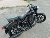 Royal Enfield Classic Stealth Black