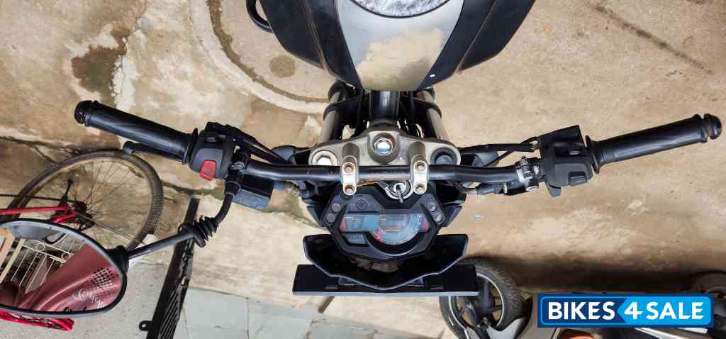Black Yamaha FZ