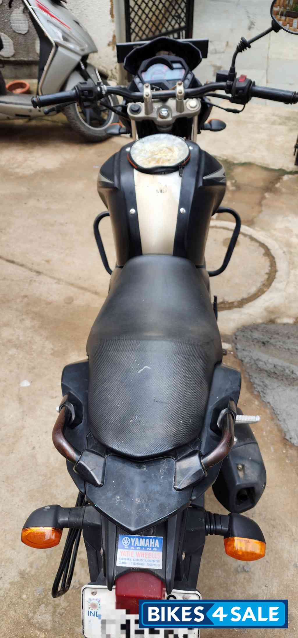 Black Yamaha FZ Black Yamaha FZ