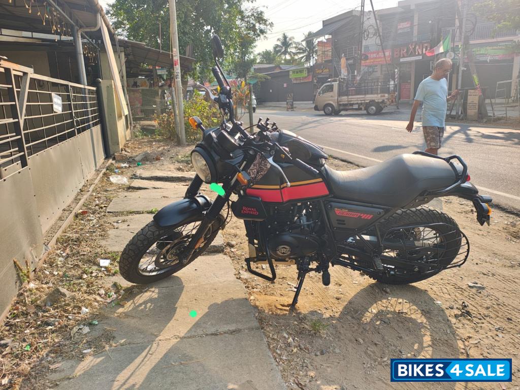 Matte Black Royal Enfield Scram 411