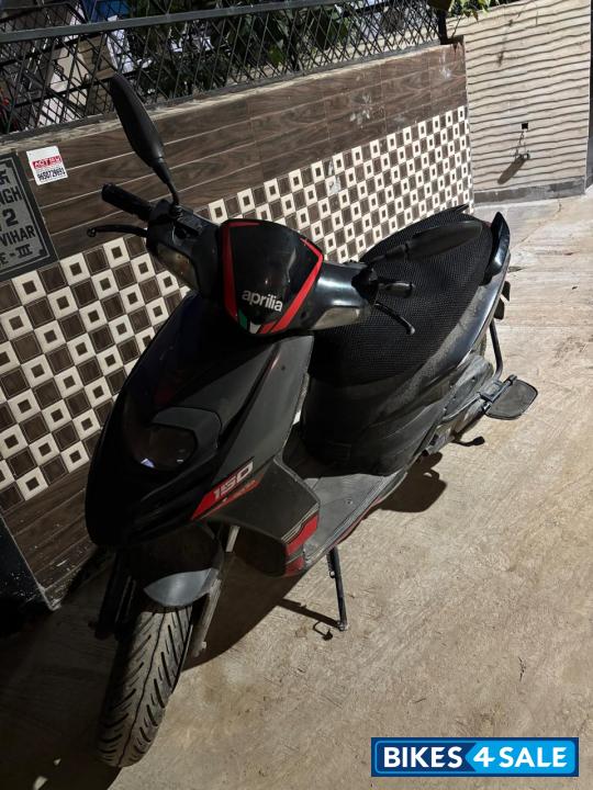 Black And Red Aprilia SR 150 Black And Red Aprilia SR 150