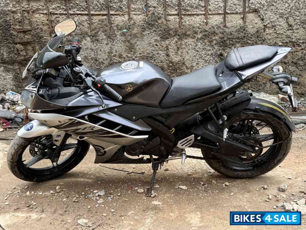 Grey Yamaha YZF R15 V2