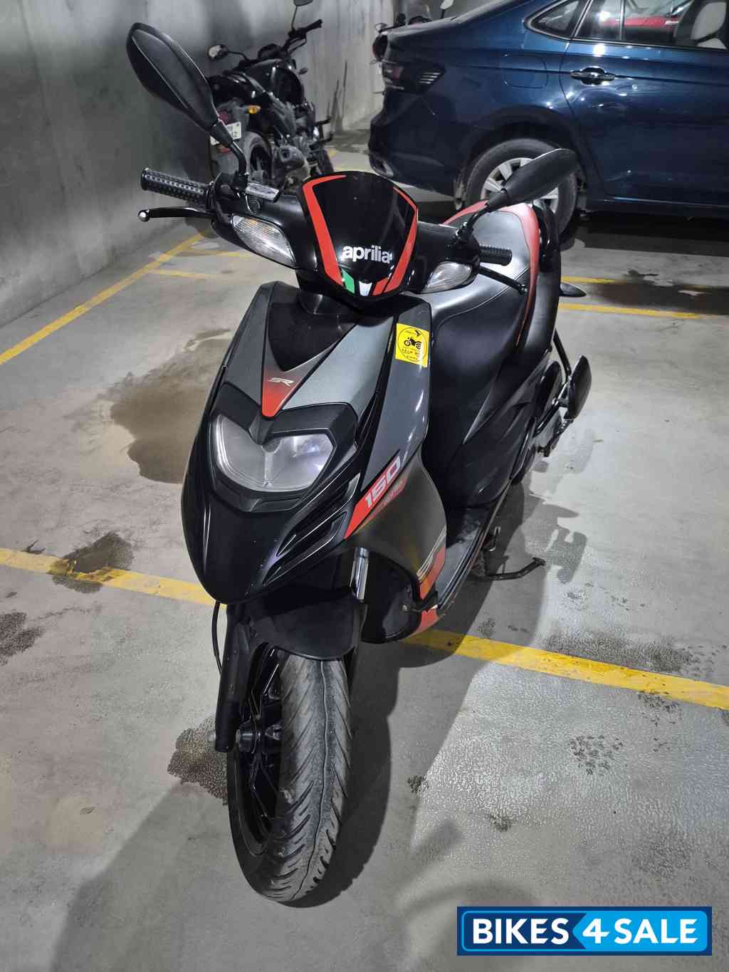 Black Aprilia SR 150 Black Aprilia SR 150