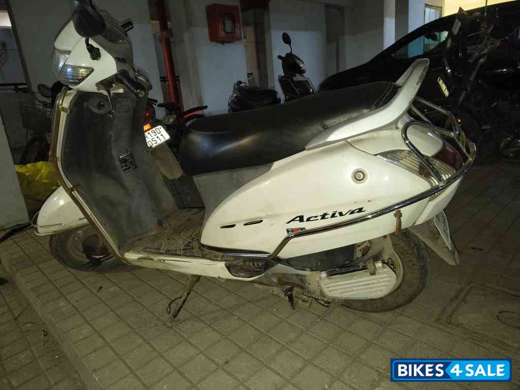 White Honda Activa White Honda Activa