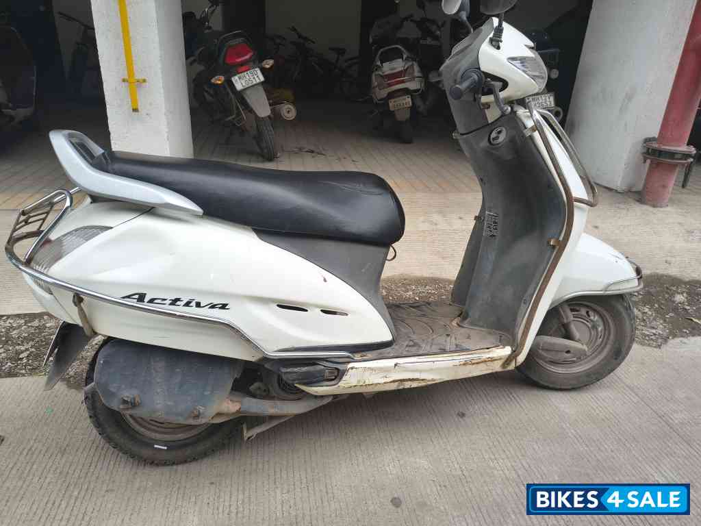 White Honda Activa White Honda Activa