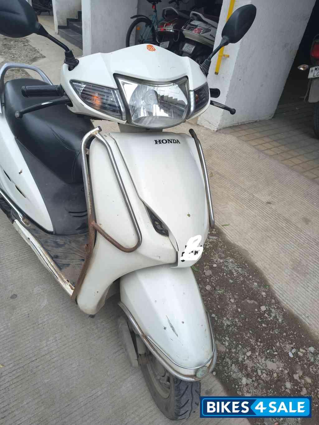 White Honda Activa White Honda Activa