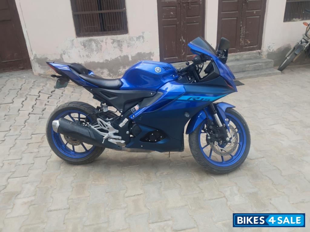 Yamaha R15 V4