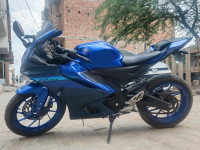 Yamaha R15 V4