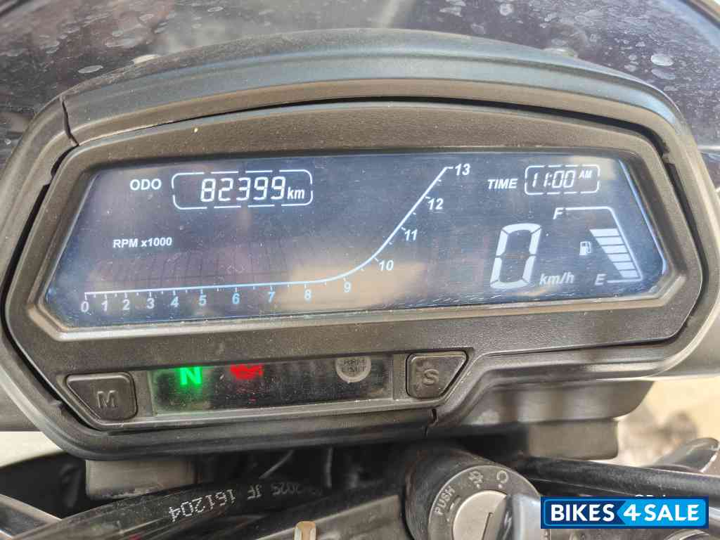 White Bajaj Dominar 400