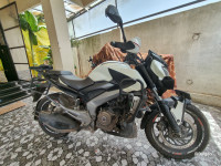 White Bajaj Dominar 400