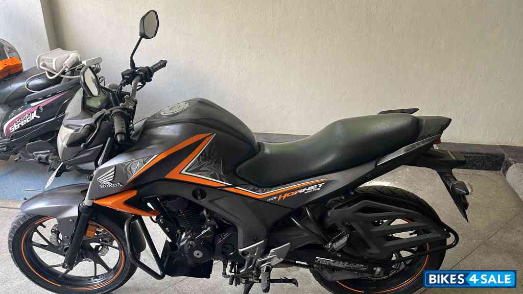 Honda CB Hornet 160R