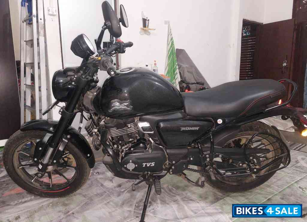 TVS Ronin SS