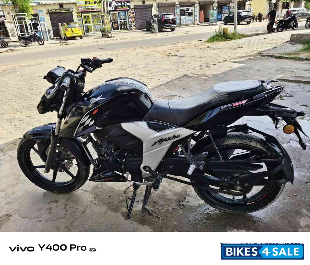 Black TVS Apache RTR 160 4V BS6 Black TVS Apache RTR 160 4V BS6