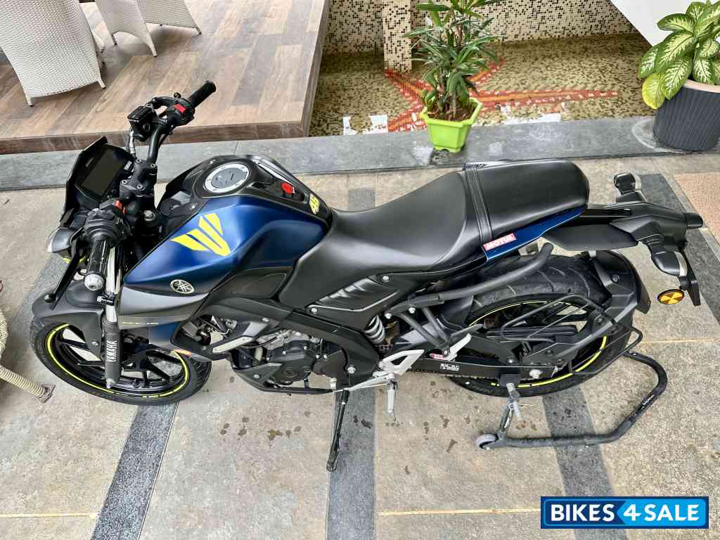Blue Yamaha MT-15 Blue Yamaha MT-15