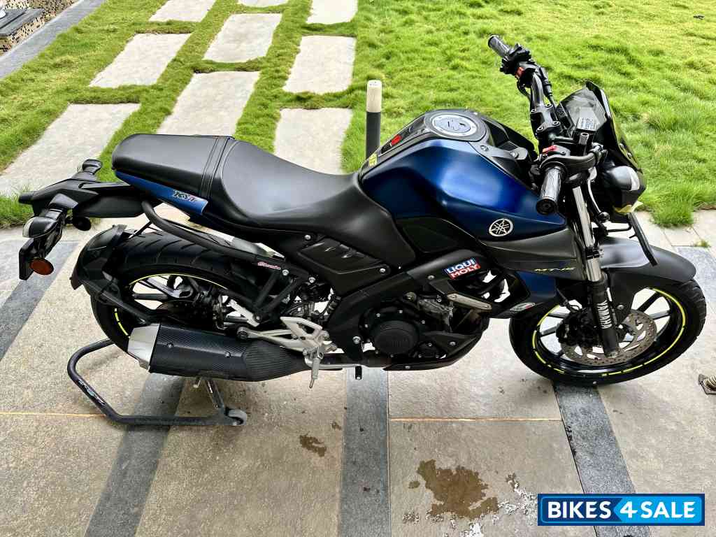 Blue Yamaha MT-15 Blue Yamaha MT-15
