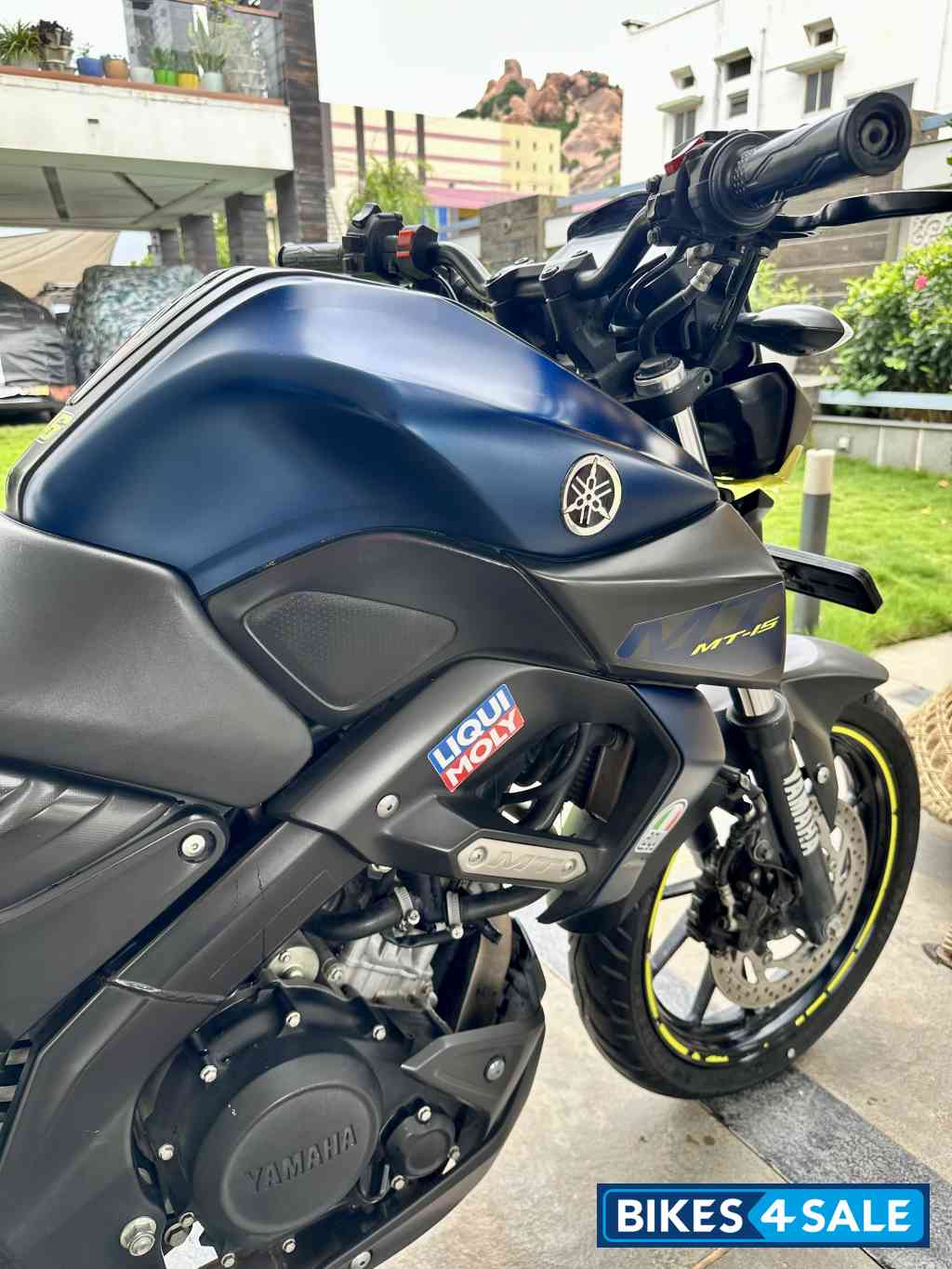 Blue Yamaha MT-15 Blue Yamaha MT-15