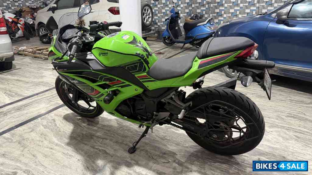 Kawasaki Ninja 300 BS6 2023 Kawasaki Ninja 300 BS6 2023