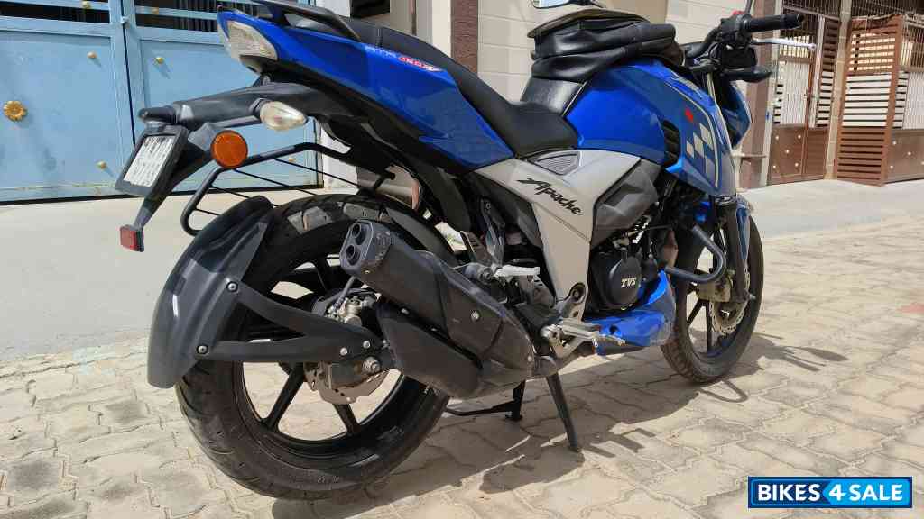 Matalic Blue TVS Apache RTR 160 4V Matalic Blue TVS Apache RTR 160 4V