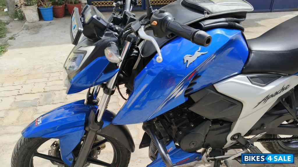 Matalic Blue TVS Apache RTR 160 4V Matalic Blue TVS Apache RTR 160 4V