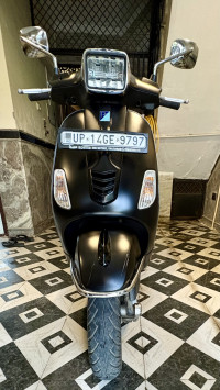 Matte Black Vespa SXL 125 BS6