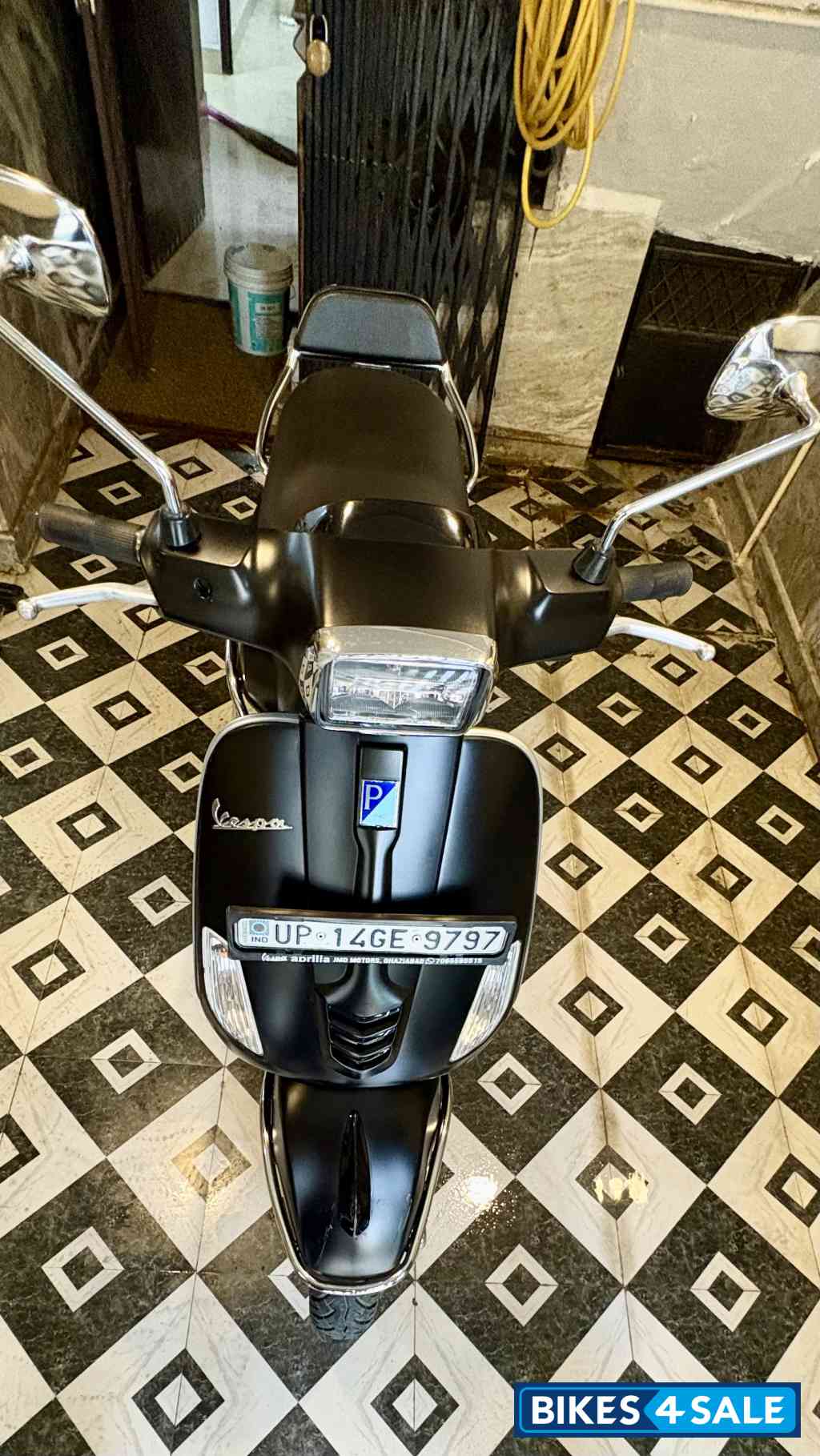 Matte Black Vespa SXL 125 BS6